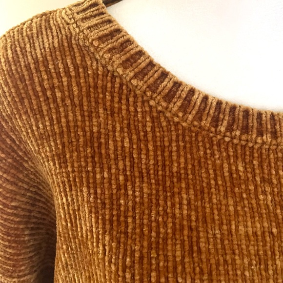 Love Tree Chenille Sweater in Caramel Brown Cropped - Picture 4 of 8